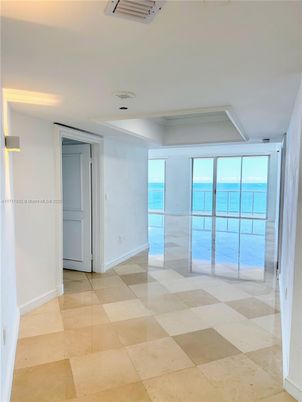 Empty room, Interior, Water