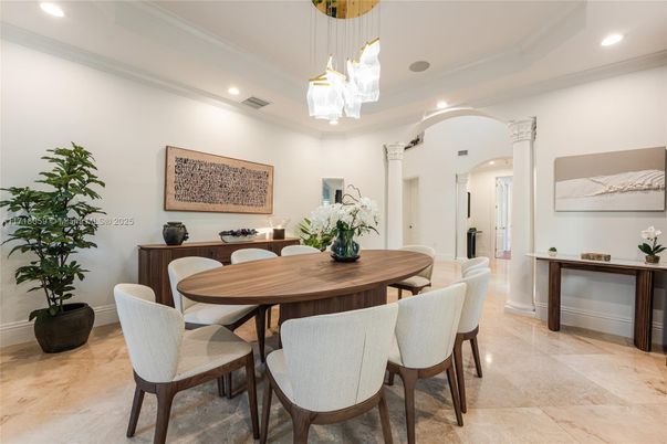 Dining room, Interior, Pendant Lights, Recessed Lighting
