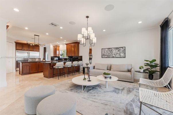 Chandelier, Interior, Kitchen, Living room, Pendant Lights, Recessed Lighting, Stainless Steel Appliances