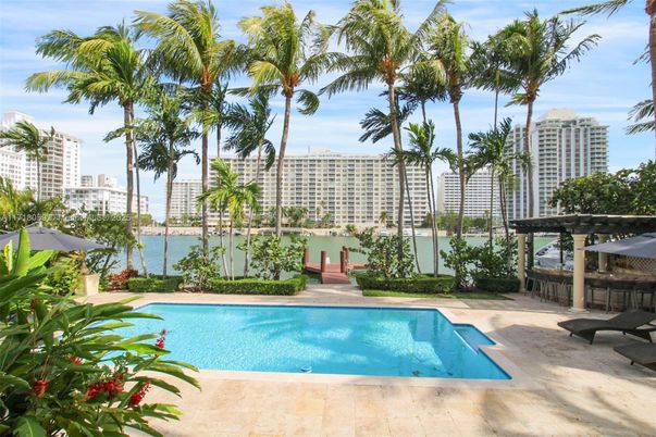 Exterior, Pool, Water