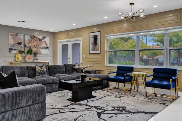 Interior, Living room, Pendant Lights, Recessed Lighting