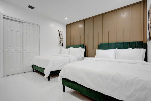 Bedroom, Interior, Recessed Lighting