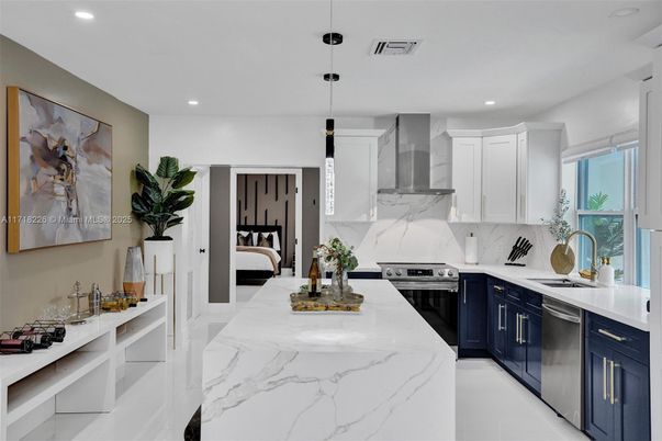 Interior, Kitchen, Pendant Lights, Recessed Lighting, Stainless Steel Appliances