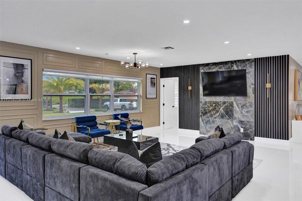 Fireplace, Interior, Living room, Pendant Lights, Recessed Lighting