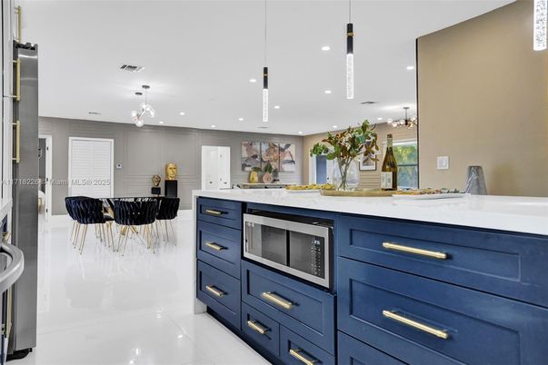 Interior, Kitchen, Pendant Lights, Recessed Lighting, Stainless Steel Appliances