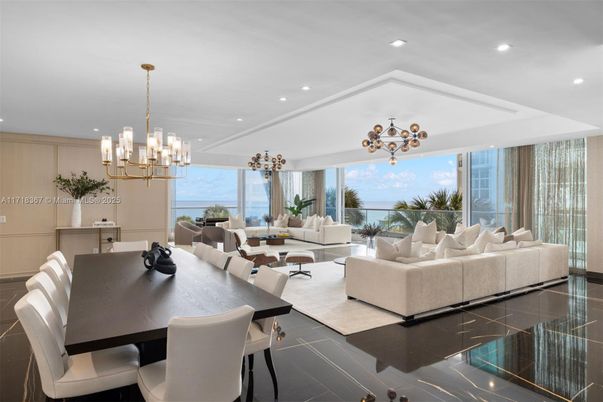 Chandelier, Dining room, Interior, Living room, Pendant Lights, Recessed Lighting