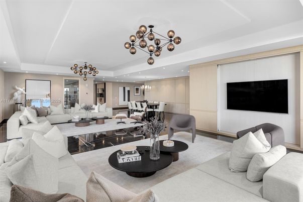 Chandelier, Dining room, Interior, Living room, Pendant Lights, Recessed Lighting