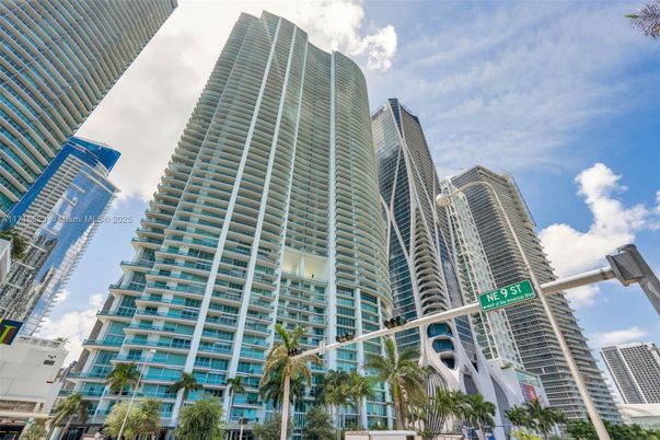 Exterior, Facade, Condo Building
