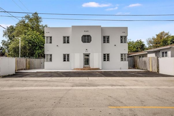 Exterior, Facade, Condo Building
