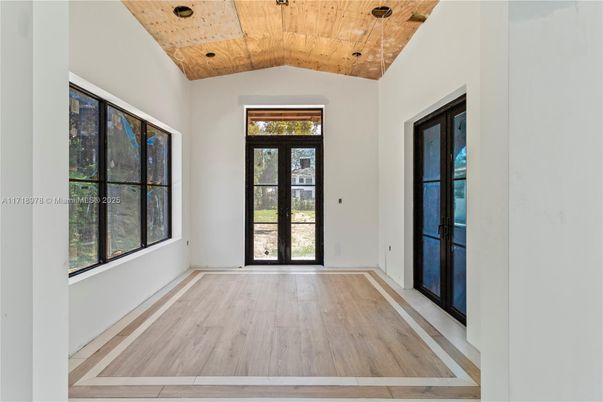 Empty room, Interior, Recessed Lighting, Wooden Ceilings, Wood Texture Flooring