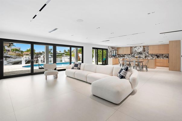 Dining room, Interior, Kitchen, Living room, Recessed Lighting