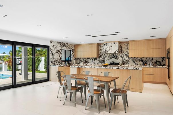 Dining room, Interior, Kitchen, Marble Walls, Recessed Lighting