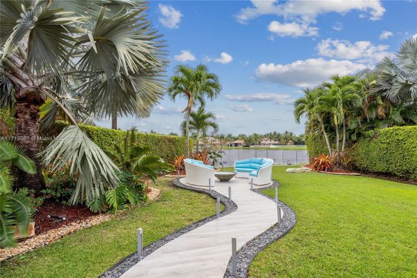 Backyard, Exterior, Water