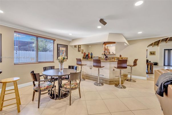 Dining room, Interior, Recessed Lighting
