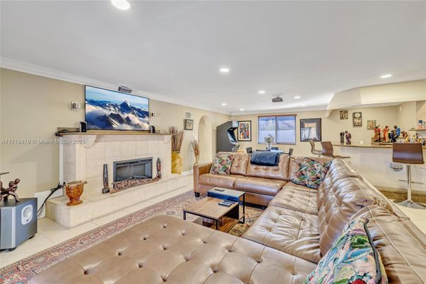 Fireplace, Interior, Living room, Recessed Lighting