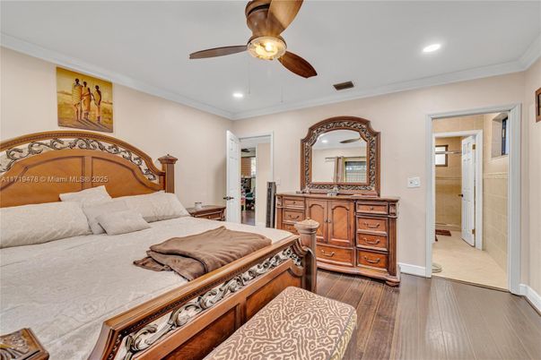 Bedroom, Interior, Recessed Lighting, Wood Texture Flooring