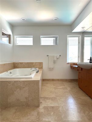 Bathroom, Interior, Recessed Lighting