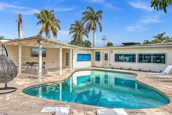 Exterior, Pool