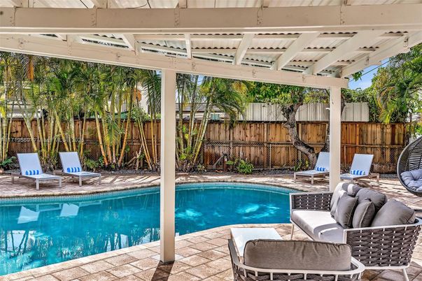 Exterior, Pool