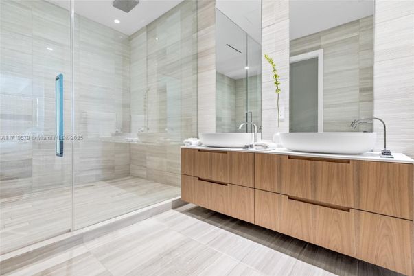 Bathroom, Dual Sink Vanities, Glass Shower, Interior, Recessed Lighting