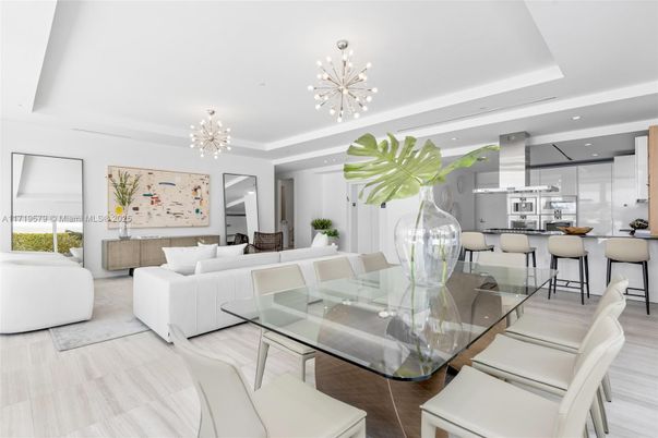 Chandelier, Dining room, Interior, Kitchen, Living room, Pendant Lights, Recessed Lighting, Stainless Steel Appliances