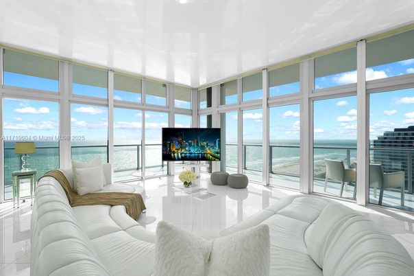 Interior, Living room, Water
