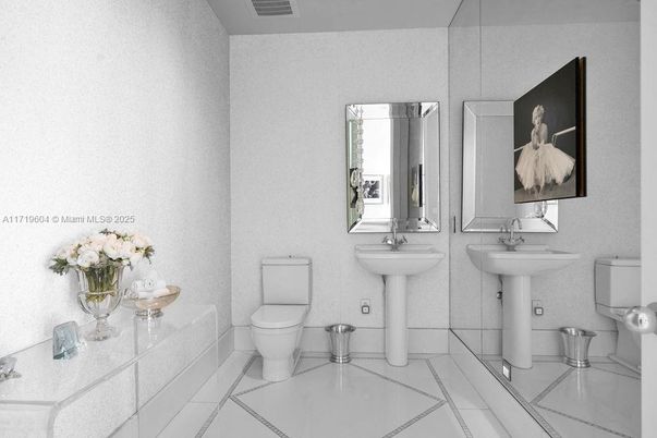 Bathroom, Dual Sink Vanities, Interior