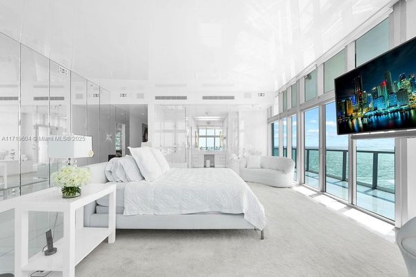 Bedroom, Interior, Water