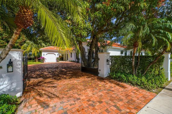 Backyard, Detached Garage, Exterior