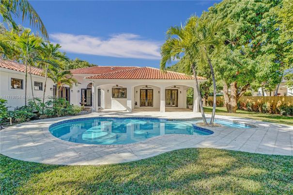 Backyard, Exterior, Pool