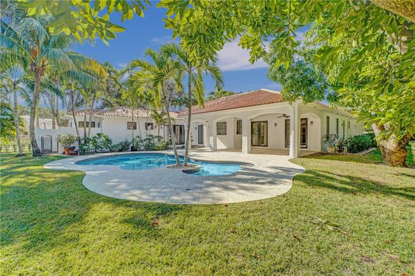 Backyard, Exterior, Pool