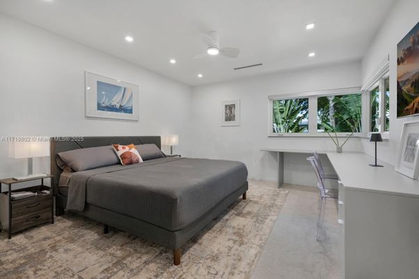 Bedroom, Home Office, Interior, Recessed Lighting