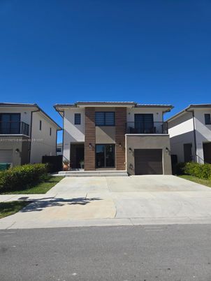 Attached, Exterior, Facade, Modern