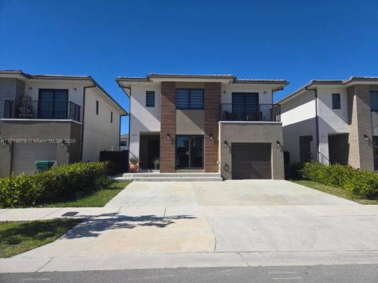 Attached, Exterior, Facade, Modern