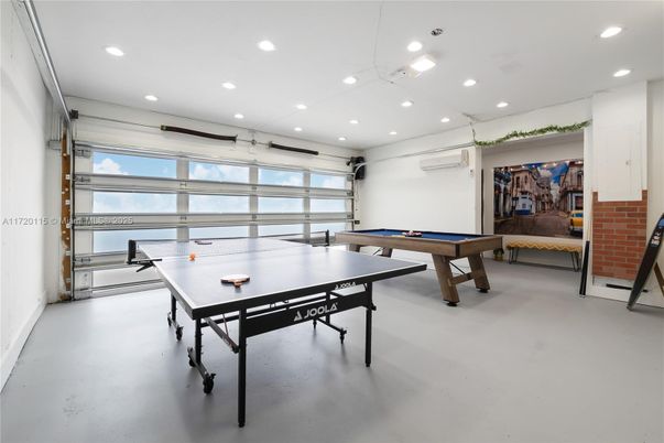Billiard Table, Game Room, Interior, Recessed Lighting