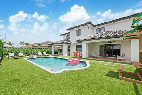 Backyard, Exterior, Pool
