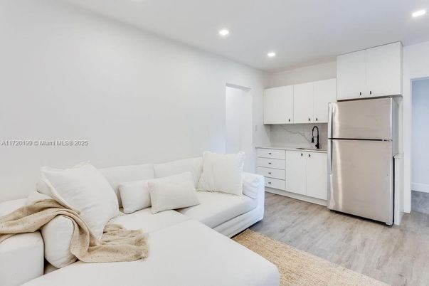 Interior, Kitchen, Living room, Recessed Lighting, Wood Texture Flooring