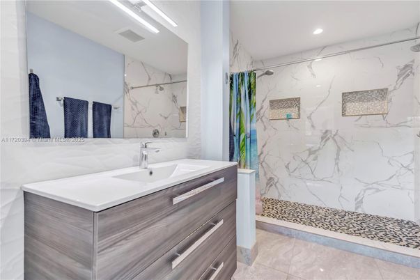 Bathroom, Interior, Marble Walls, Recessed Lighting