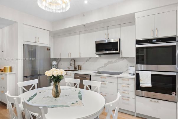 Dining room, Interior, Kitchen, Stainless Steel Appliances, Wood Texture Flooring
