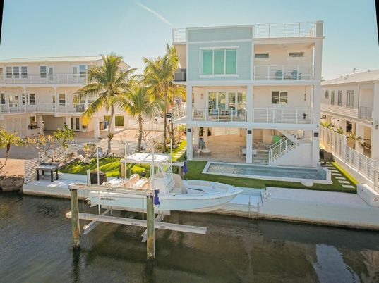Exterior, Water