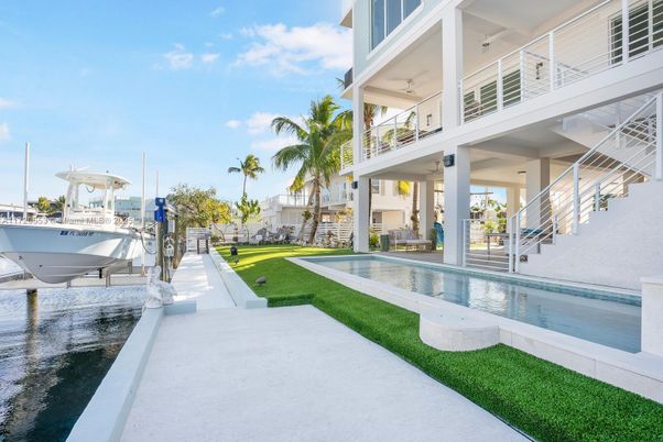 Exterior, Lake, Pool