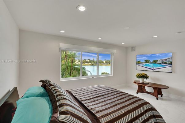 Bedroom, Interior, Marble, Recessed Lighting, Water