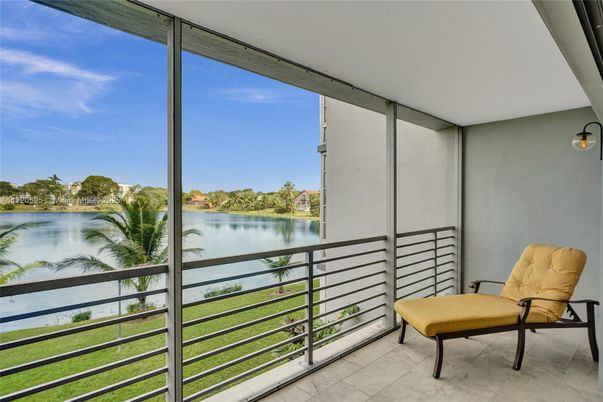 Interior, Sun Room, Water
