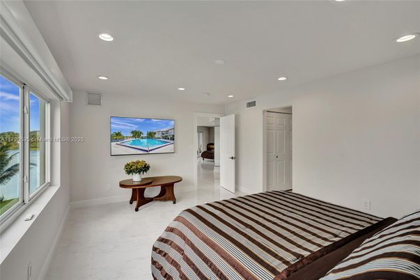 Bedroom, Interior, Marble, Recessed Lighting