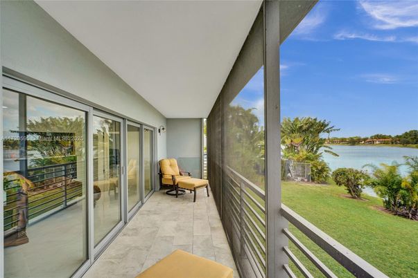 Interior, Sun Room, Water