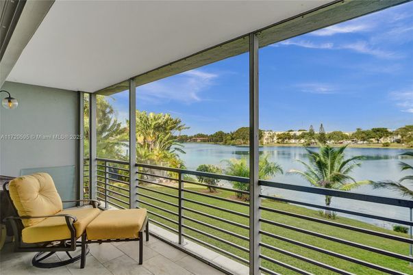 Interior, Sun Room, Water