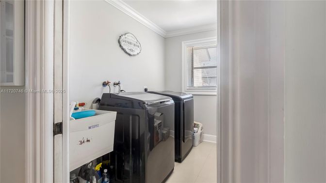 Interior, Washer