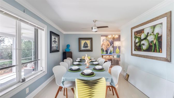 Dining room, Interior