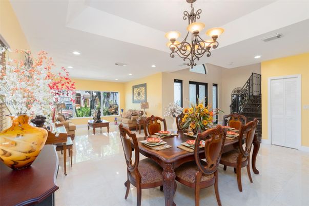 Chandelier, Dining room, Interior, Living room, Recessed Lighting