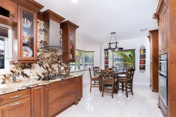 Dining room, Interior, Pendant Lights, Recessed Lighting